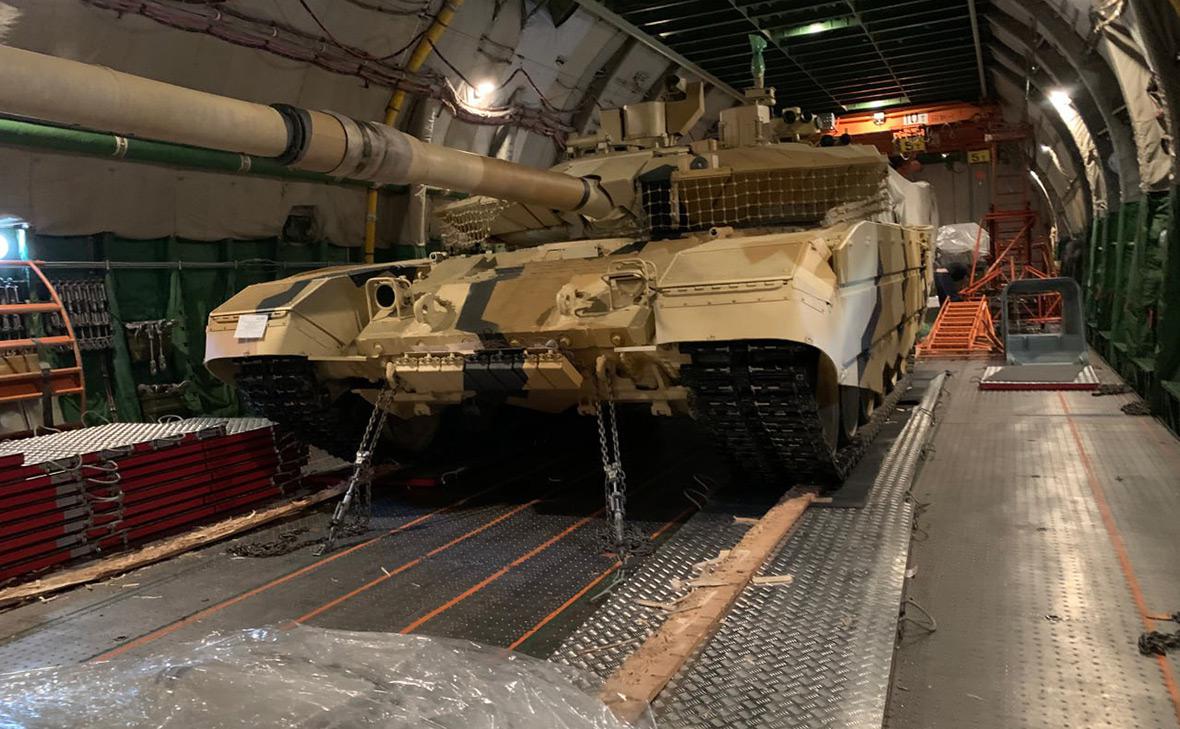 Сверхмощный танк Прорыв произвел фурор на оружейной выставке в ОАЭ 8e1544d3-2aad-46a1-929e-48ba8ef342a5-67f65681