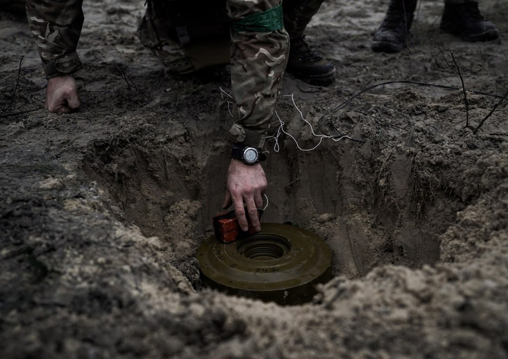 Город в опасности ВСУ готовят масштабные разрушения в Покровске 9172b153-c49f-46c6-9240-a515803f53f5-67f8ea4b
