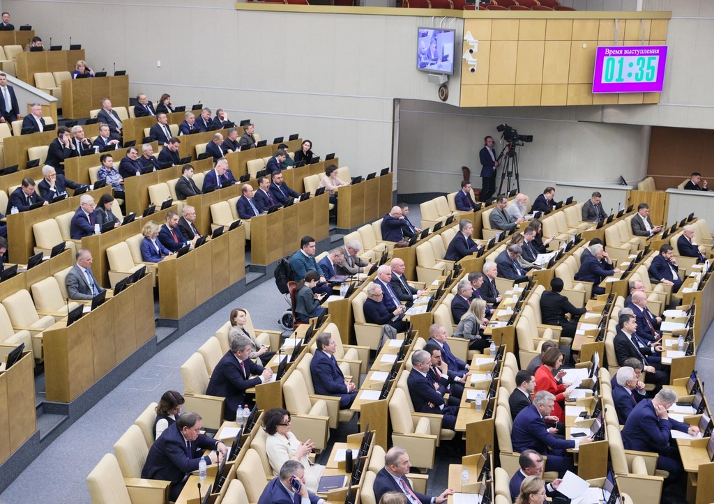 В Госдуме призвали запретить продажу муляжей медалей