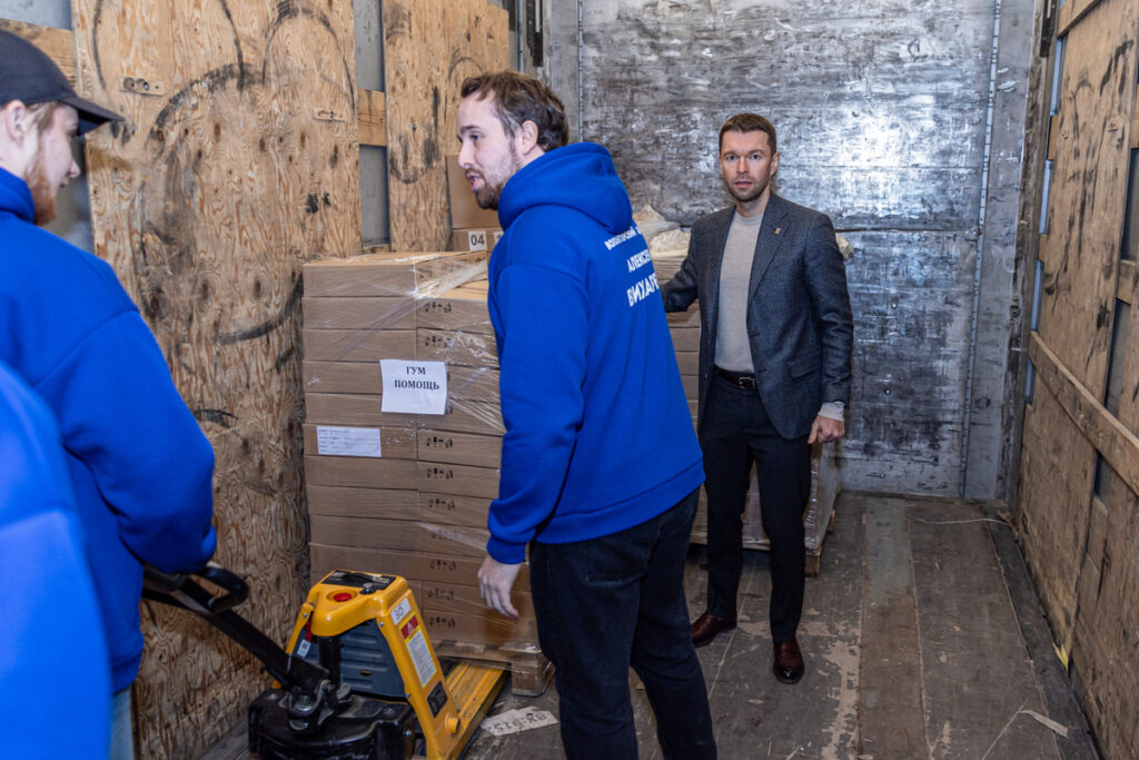 Алексей Вихарев отправил в зону СВО более 12 тонн гуманитарного груза