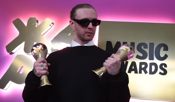 Что известно о проблемах Крида с налогами d41e7af3-9144-482e-8b5e-b73729d240a3-68035ce9