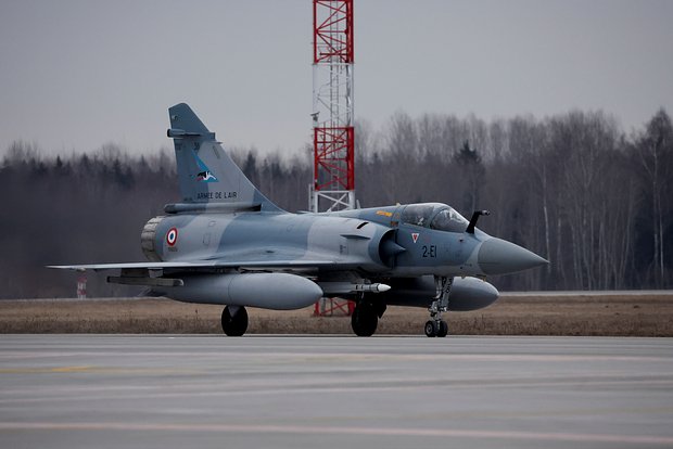 Французские истребители Mirage появились в небе Украины dba03416-f1a0-439e-9393-ef2388134f81-67f7d356