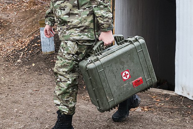 Героический поступок медсестры спас жизнь раненому бойцу под шквальным огнем противника e7e92df3-efb8-4bb6-b12f-28b3c4ecff6f-67fbb608