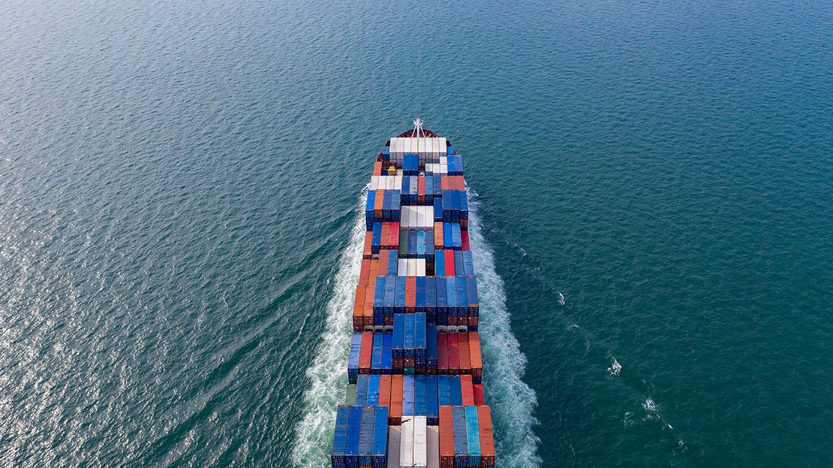 Спасательные операции развернуты для сухогруза с кукурузой в Азовском море AerialViewContainerCargoShipImportExportCommerceGlobalBusiness