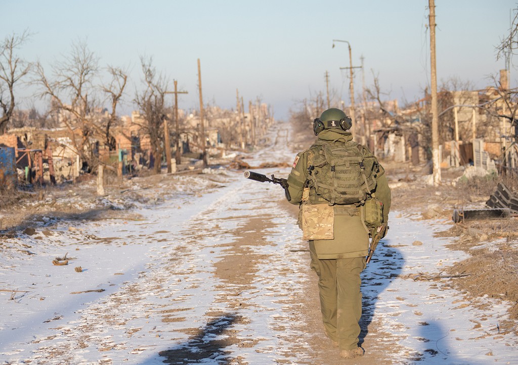 Трагическая гибель вице-губернатора Ефремова раскрывает тайны военного конфликта f7e4b387-444a-46a8-aee2-34abaf9b404f-67f39a70