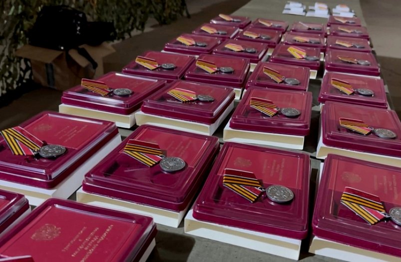 geroi primorya poluchili vysshie nagrady v ogne boev-fabrec-ru-174033687600-0