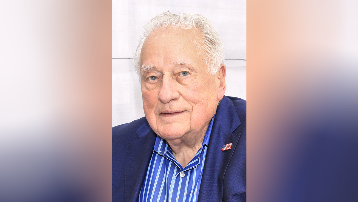 Легендарный агент Секретной службы США Клинт Хилл остался в истории как символ мужества legendarnyj agent sekretnoj sluzhby ssha klint hill ostalsya v istorii kak simvol muzhestva-fabrec-ru-174049697100-0