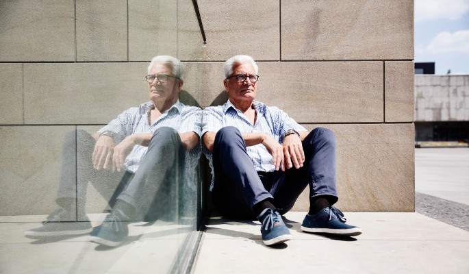 Почему мужчины в России живут на 10 лет меньше женщин?