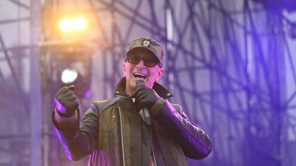 Поведение Александра Буйнова после дорожного инцидента вызвало обсуждения povedenie aleksandra bujnova posle dorozhnogo inczidenta vyzvalo obsuzhdeniya-fabrec-ru-174069871400-0