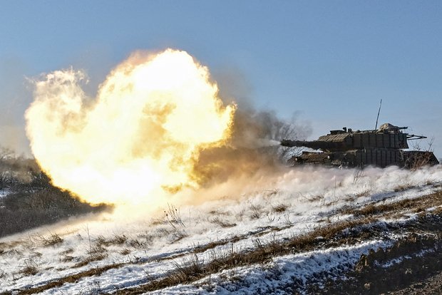 Танковый обстрел мирных кварталов. Военный раскрыл детали атаки ВСУ в Курской области tankovyj obstrel mirnyh kvartalov voennyj raskryl detali ataki vsu v kurskoj oblasti-fabrec-ru-174067446800-0