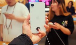 Apple iPhone 16e покоряет рынок рекордными продажами и обновленным дизайном 16 pokoryaet rynok rekordnymi prodazhami i obnovlennym dizajnom-fabrec-ru-174219591700-0