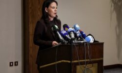 Ахмед аш-Шараа и Анналена Бербок обсуждают будущее Сирии и Германии в Дамаске ahmed ashsharaa i annalena berbok obsuzhdayut budushhee sirii i germanii v damaske-fabrec-ru-174249173000-0