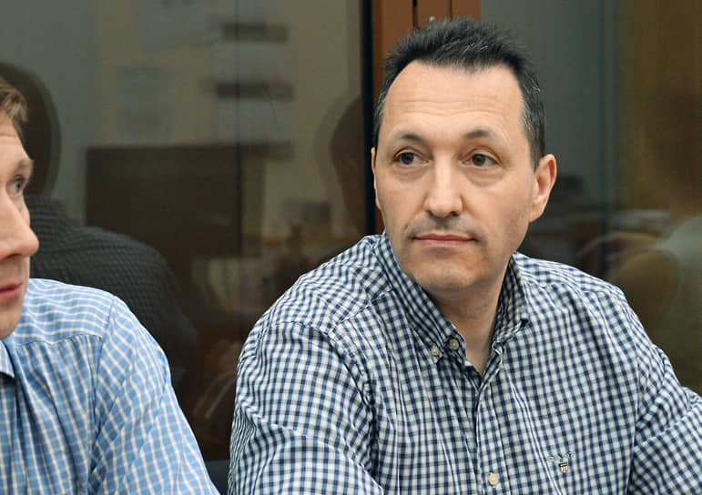 Александр Моносов настаивает, что изъятые правоохранителями деньги не были взяткой, а предназначались для покупки подарка супруге