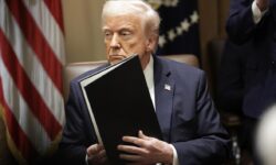 Белый дом и Кэролайн Левитт обсудили рабочие планы Дональда Трампа на ближайшие годы belyj dom i kerolajn levitt obsudili rabochie plany donalda trampa na blizhajshie gody-fabrec-ru-174345344500-0