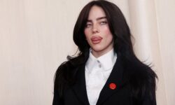 Билли Айлиш представила новый образ в креативной рекламе духов Your Turn в Instagram billi ajlish predstavila novyj obraz v kreativnoj reklame duhov v -fabrec-ru-174315131100-0