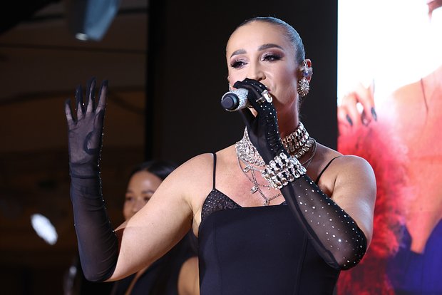 Бузова открывает новые горизонты buzova otkryvaet novye gorizonty-fabrec-ru-174125136800-0