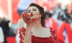 Эвелина Бледанс и звезды культуры радуют поклонников яркими премьерами и наградами evelina bledans i zvezdy kultury raduyut poklonnikov yarkimi premerami i nagradami-fabrec-ru-174307593600-0