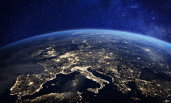 Генетики Кембриджского университета открыли удивительные пути формирования Homo sapiens EuropeAtNightViewedFromSpaceWithCityLightsShowing