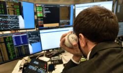 Индекс Мосбиржи рухнул на 5% за две недели акции Русагро и Газпрома под давлением indeks mosbirzhi ruhnul na 5 za dve nedeli akczii rusagro i gazproma pod davleniem-fabrec-ru-174311915900-0