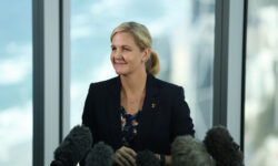 Кирсти Ковентри и Дональд Трамп укрепят сотрудничество ради Олимпиады 2028 в США kirsti koventri i donald tramp ukrepyat sotrudnichestvo radi olimpiady 2028 v ssha-fabrec-ru-174249473400-0