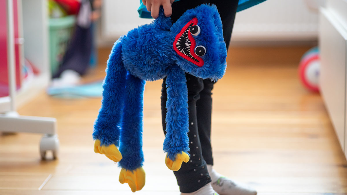 Куклы в гробах: в Госдуме рассказали об игрушках, увеличивающих число детских суицидов