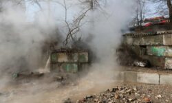 МУПВ ВПЭС оперативно устраняет аварию на теплосети в центре Владивостока на Адмирала Фокина 29 mupv vpes operativno ustranyaet avariyu na teploseti v czentre vladivostoka na admirala fokina 29-fabrec-ru-174232934100-0