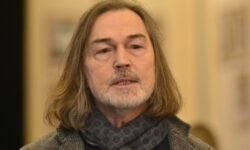 Никас Сафронов о семейных ценностях и романтике в новом этапе жизни nikas safronov o semejnyh czennostyah i romantike v novom etape zhizni-fabrec-ru-174191500300-0