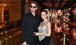 Никита Пресняков радует поклонников творчеством и юмором в Нью-Йорке и Лос-Анджелесе nikita presnyakov raduet poklonnikov tvorchestvom i yumorom v nyujorke i losandzhelese-fabrec-ru-174205508100-0