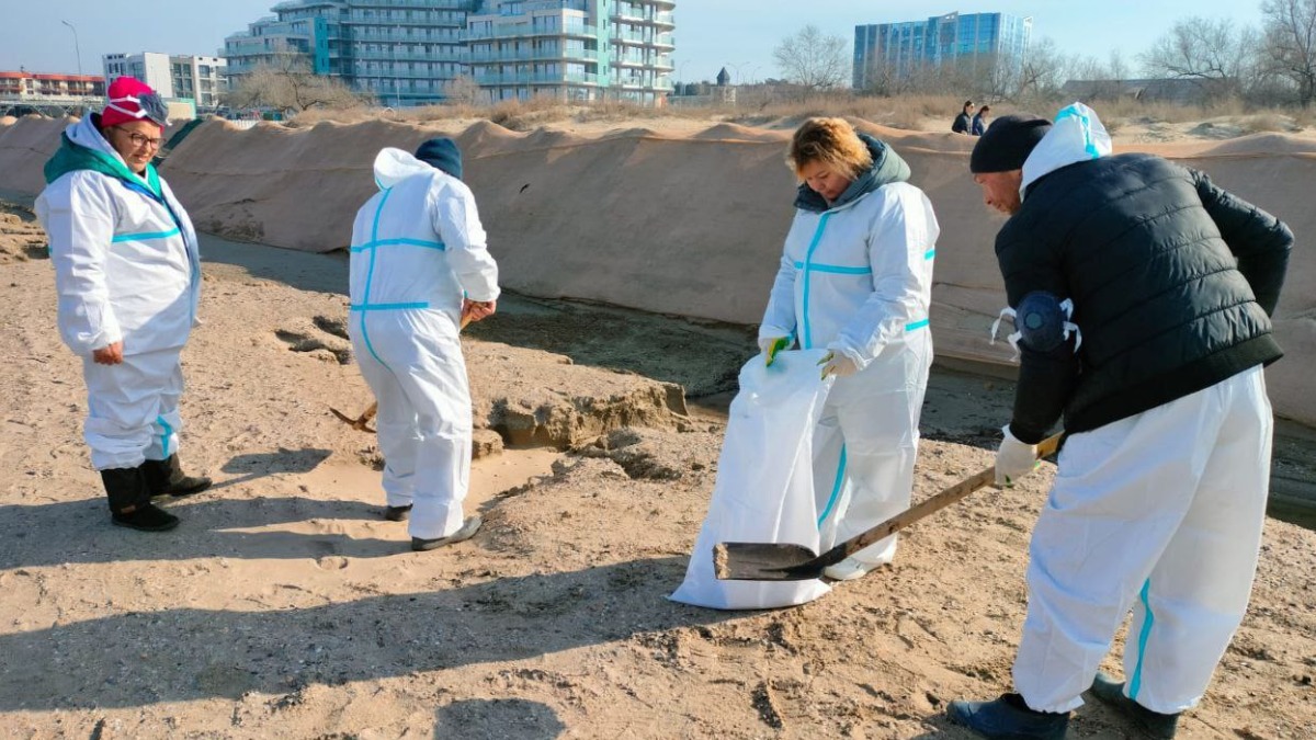 Новые выбросы мазута обнаружены на побережье Анапы novye vybrosy mazuta obnaruzheny na poberezhe anapy-fabrec-ru-174152057800-0
