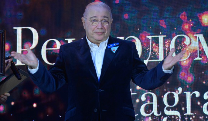 Петросян поделился авторскими строками из морского отпуска petrosyan podelilsya avtorskimi strokami iz morskogo otpuska-fabrec-ru-174157834800-0