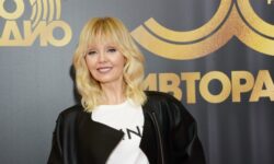 Секреты молодости Валерии как в 55 оставаться яркой и энергичной sekrety molodosti valerii kak v 55 ostavatsya yarkoj i energichnoj-fabrec-ru-174287798100-0