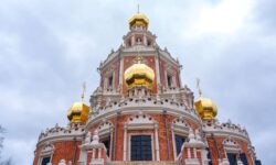 Сергей Собянин представил обновленный храм Покрова в Филях после реставрации sergej sobyanin predstavil obnovlennyj hram pokrova v filyah posle restavraczii-fabrec-ru-174202522700-0