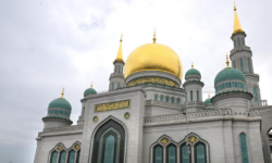 Тысячи мусульман встретили Ураза-байрам у Соборной мечети Москвы с благословения ДУМ РФ tysyachi musulman vstretili urazabajram u sobornoj mecheti moskvy s blagosloveniya dum rf-fabrec-ru-174334277700-0