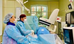 Успешная операция при инфаркте в Приморье экстренная перевозка Дальнегорск-Владивосток uspeshnaya operacziya pri infarkte v primore ekstrennaya perevozka dalnegorskvladivostok-fabrec-ru-174188830300-0