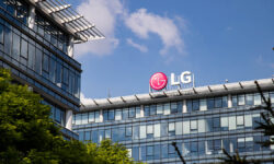 LG Electronics возобновляет работу в России на фоне решений Путина и Ariston Thermo Rus Warsawpoland-May112019ViewOnTheLgOffice