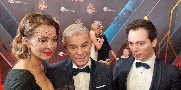 «Зачем ей это» — Газманов о дорогом подарке дочери на совершеннолетие zachem ej eto gazmanov o dorogom podarke docheri na sovershennoletie-fabrec-ru-174088106100-0