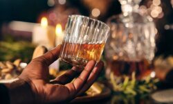 Александр Умнов объясняет, как выбрать безопасный напиток вместо виски aleksandr umnov obyasnyaet kak vybrat bezopasnyj napitok vmesto viski-fabrec-ru-174551840700-0