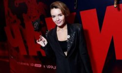 Александра Морозова привлекает внимание на премьере «Чаки» своим стилем aleksandra morozova privlekaet vnimanie na premere chaki svoim stilem-fabrec-ru-174532650000-0