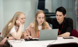 Алексей Тищенко о цифровизации школ - новые возможности и вызовы образования aleksej tishhenko o czifrovizaczii shkol novye vozmozhnosti i vyzovy obrazovaniya-fabrec-ru-174471040600-0