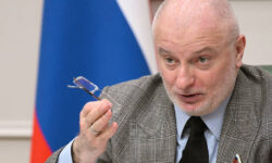 Андрей Клишас поддерживает традиционные ценности в учебниках Просвещения для школьников andrej klishas podderzhivaet tradiczionnye czennosti v uchebnikah prosveshheniya dlya shkolnikov-fabrec-ru-174379345800-0