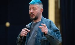 Артемий Лебедев объяснил пользу мата для здоровья в проекте Ответошная artemij lebedev obyasnil polzu mata dlya zdorovya v proekte otvetoshnaya-fabrec-ru-174358079400-0