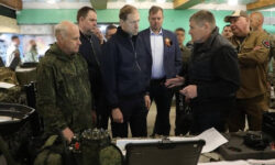 Денис Мантуров и Михаил Теплинский развивают инновации Центра «Барс-Сармат» denis manturov i mihail teplinskij razvivayut innovaczii czentra barssarmat-fabrec-ru-174599916500-0