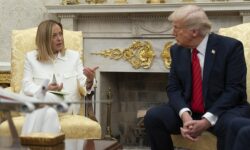 Джорджа Мелони прерывает переводчика в споре Трампа о Зеленском и Путине dzhordzha meloni preryvaet perevodchika v spore trampa o zelenskom i putine-fabrec-ru-174509219500-0