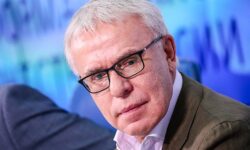 Фетисов и Овечкин обсуждают ответ Гашеку и взаимодействие с МОК и IIHF fetisov i ovechkin obsuzhdayut otvet gasheku i vzaimodejstvie s mok i -fabrec-ru-174535044200-0