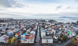 Исландия укрепляет оборону и диалог с ЕС на фоне интересов Трампа к Гренландии islandiya ukreplyaet oboronu i dialog s es na fone interesov trampa k grenlandii-fabrec-ru-174579467700-0