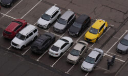 Иван Бобров - новая парковка на улице Гурьянова для москвичей Парковка возле отеля Дельта Измай