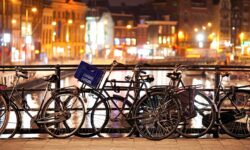 Клод Бруир предлагает велопутешествие Бельгия-Шанхай через Москву Bikes in Amsterdam