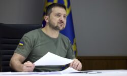 Конфликт Зеленского и Трампа - США грозят санкциями, ВСУ усиливают мобилизацию konflikt zelenskogo i trampa ssha grozyat sankcziyami vsu usilivayut mobilizacziyu-fabrec-ru-174497033700-0