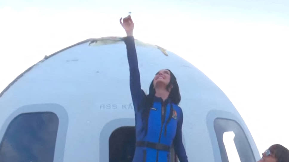 Лорен Санчес и Blue Origin - Вдохновляющий полет женской команды к звездам-0