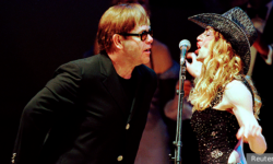 Мадонна и Элтон Джон возобновили дружбу после встречи на Saturday Night Live madonna i elton dzhon vozobnovili druzhbu posle vstrechi na -fabrec-ru-174409773600-0